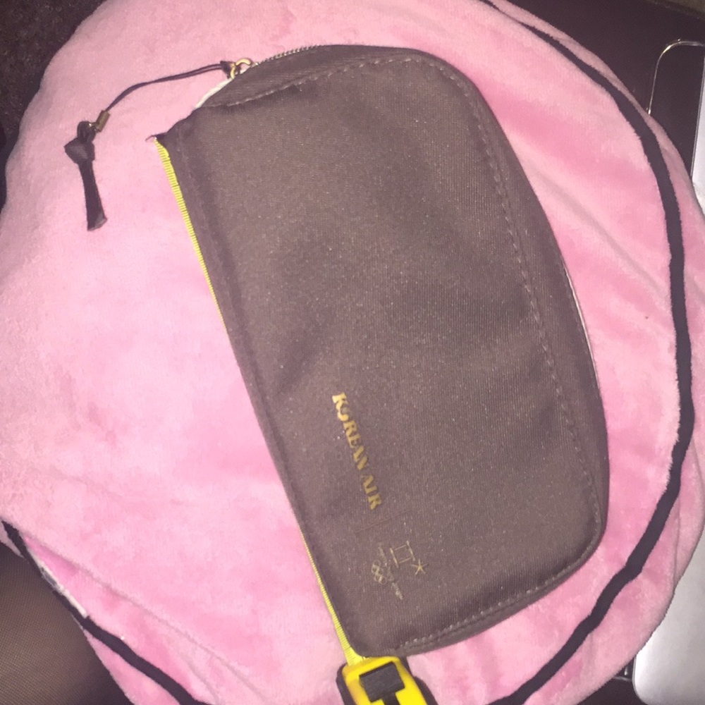 8x4,25” Korean travel makeup bag